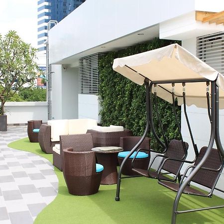 The Moonite Boutique Hotel Bangkok Exterior foto